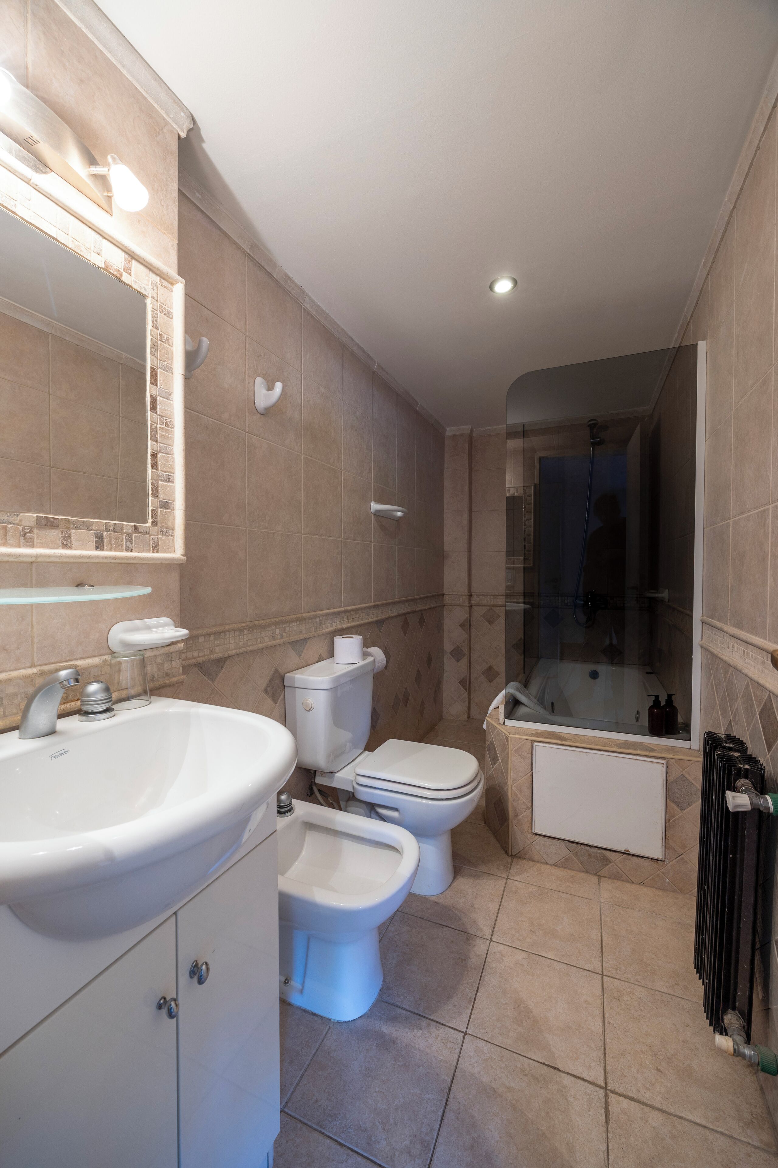 Superior Apartment | Bathroom