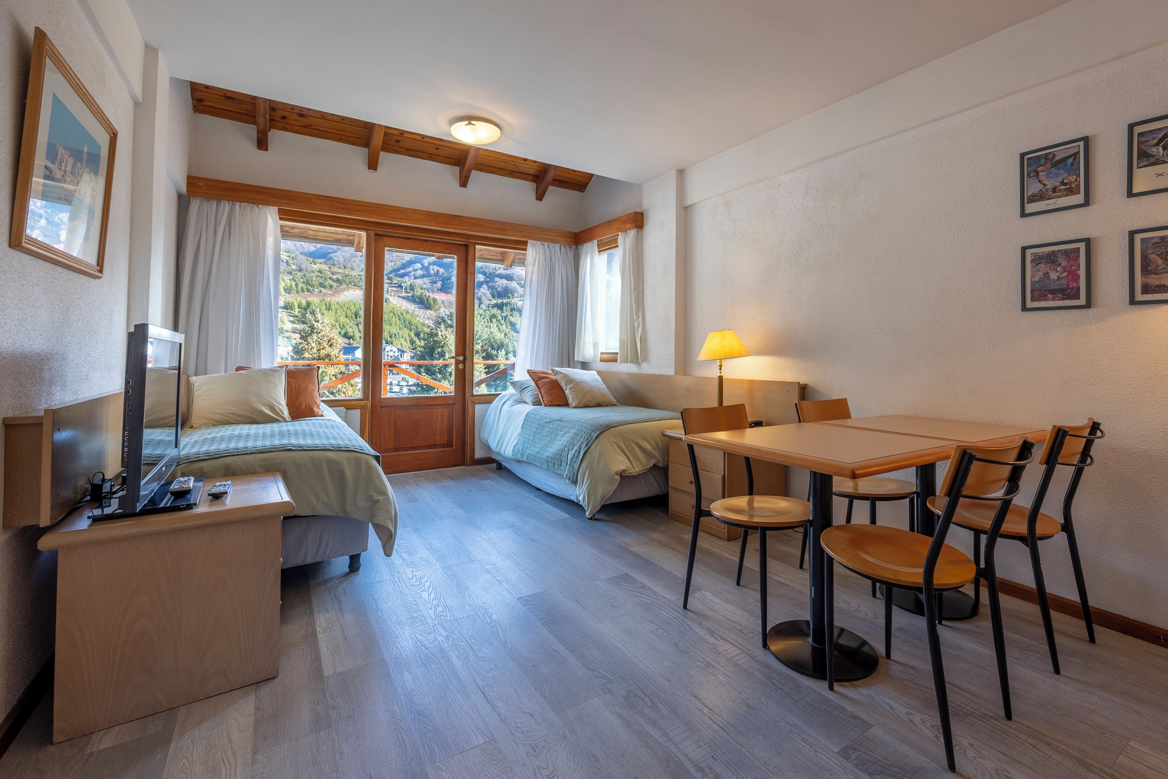 高級雙人房, 陽台, 山景 | 客房內保險箱、遮光布/窗簾、免費無線上網