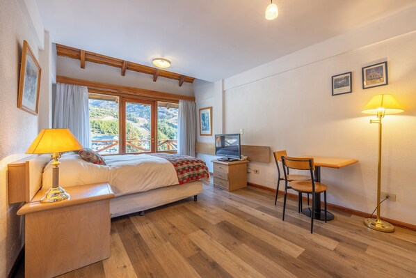 Superior Double Room, Balcony, Mountain View | In-room safe, blackout drapes, free WiFi