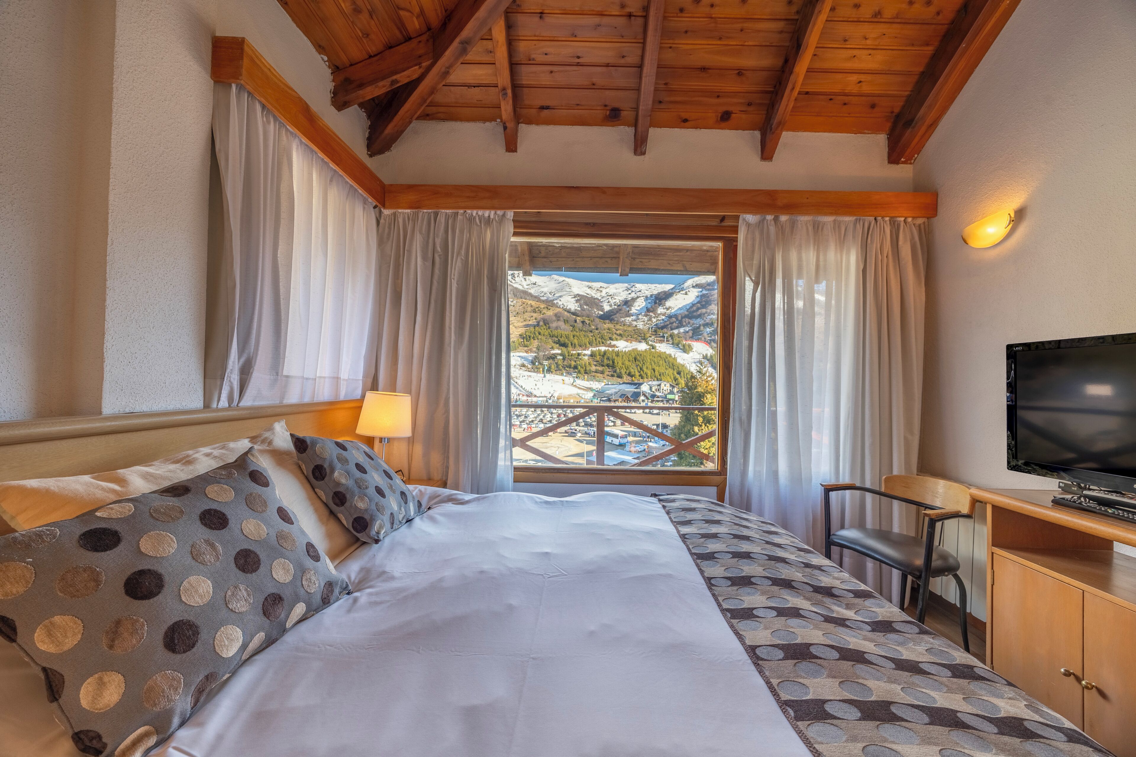 Superior Apartment, Balcony, Mountain View