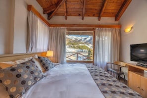Superior Apartment, Balcony, Mountain View | In-room safe, blackout curtains, free WiFi - Hotel Punta Condor (San Carlos de Bariloche)