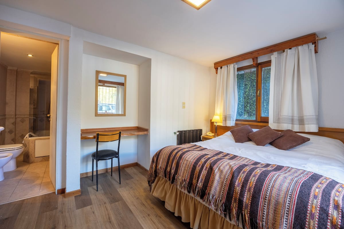 In-room safe, blackout curtains, free WiFi