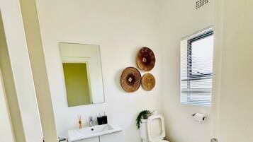 Towels, soap, shampoo, toilet paper