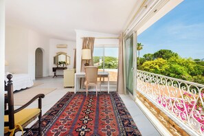 7 bedrooms, iron/ironing board, free WiFi, bed sheets