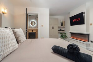 8 makuuhuonetta, silitysrauta/-lauta, ilmainen Wi-Fi, vuodevaatteet
