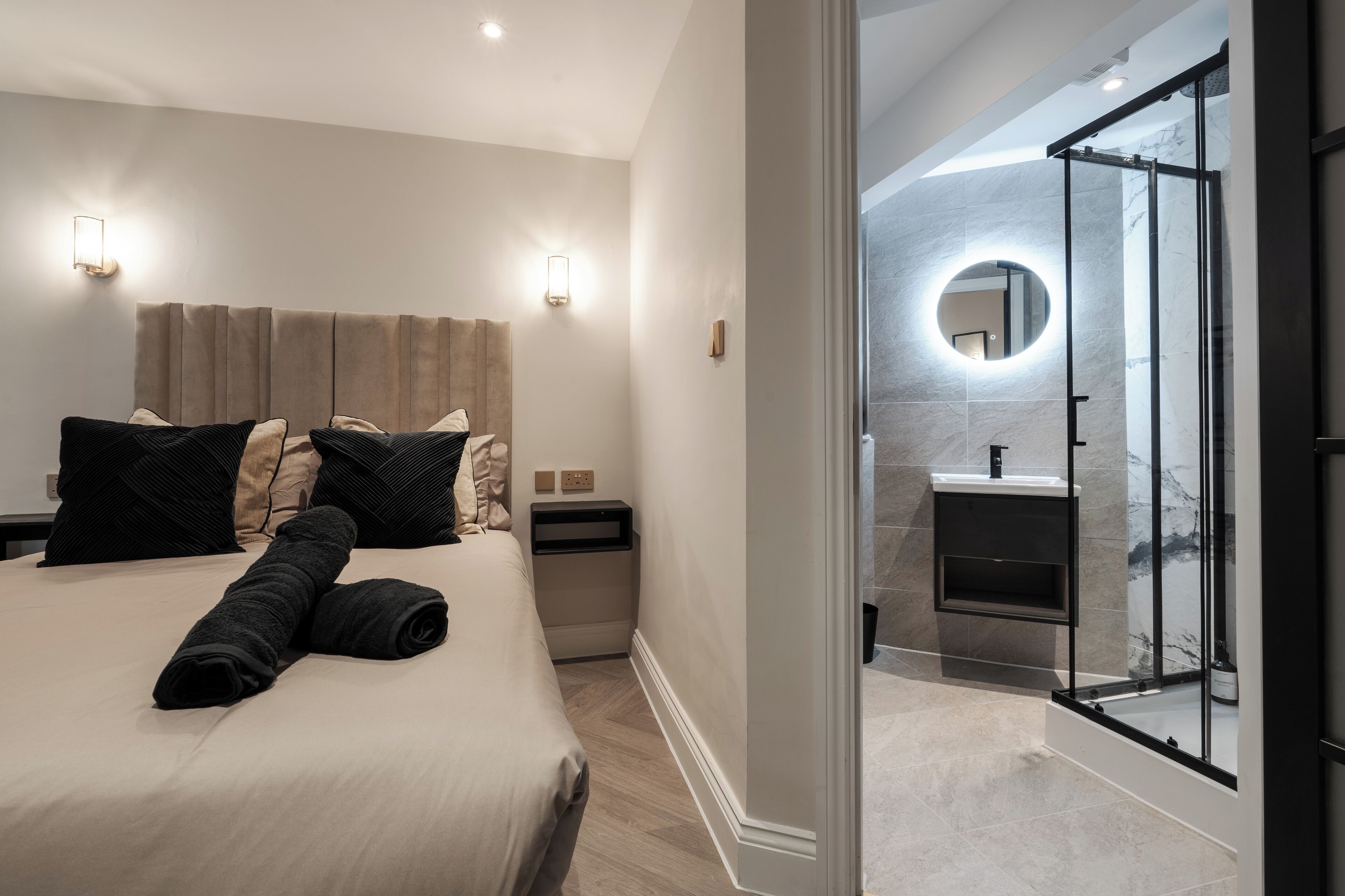 8 soverom, strykejern/-brett, wi-fi (inkludert) og sengetøy