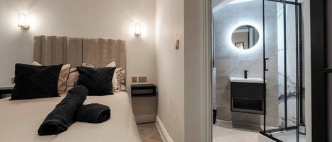 8 chambres, fer et planche à repasser, Wi-Fi gratuit, draps fournis