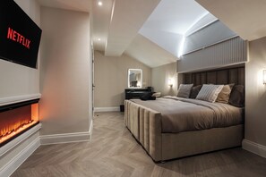 8 bedrooms, iron/ironing board, free WiFi, bed sheets
