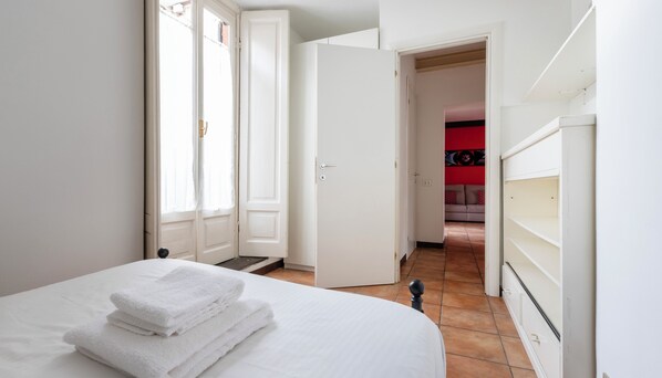 2 habitaciones, tabla de planchar con plancha y wifi gratis 