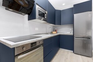 Microwave, oven, stovetop, coffee/tea maker