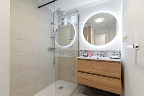 Hair dryer, towels
