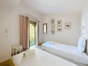 Room - Beautiful villa, sea view, beach within walking distance (Corbara)