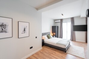 2 bedrooms, iron/ironing board, free WiFi, bed sheets - 2BR Apt w/ Access To Jacuzzi Sauna And Rooftop Views 230 (Athens)