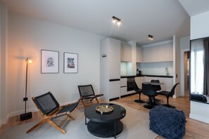 Dining - 2BR Apt w/ Access To Jacuzzi Sauna And Rooftop Views 230 (Athens)
