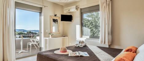 2 chambres, fer et planche à repasser, Wi-Fi, draps fournis