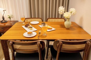 Dining - [NEW OPEN] Walk to KSPO DOME | 3min to Dunchon Station, Cozy Entire House (Seoul)