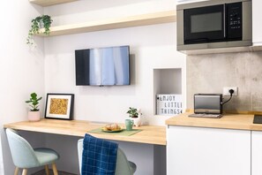 Dining - Silent home retreat (5 min Centrale Station) (Milan)