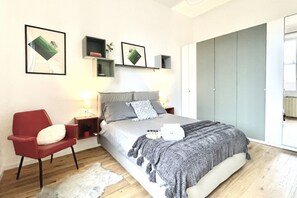 2 Schlafzimmer, Bügeleisen/Bügelbrett