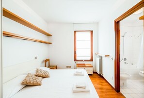 1 Schlafzimmer, Schreibtisch, Bügeleisen/Bügelbrett, kostenloses WLAN