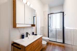 Shower, hair dryer, bidet, towels - Design Flat with Terrace at 10 min San Siro Stadium (Milan)