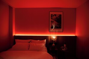 Deluxe Double Room, 1 Queen Bed, Non Smoking, Private Bathroom | Desk, laptop workspace, soundproofing, free WiFi - kukjejang hotel (Busan)