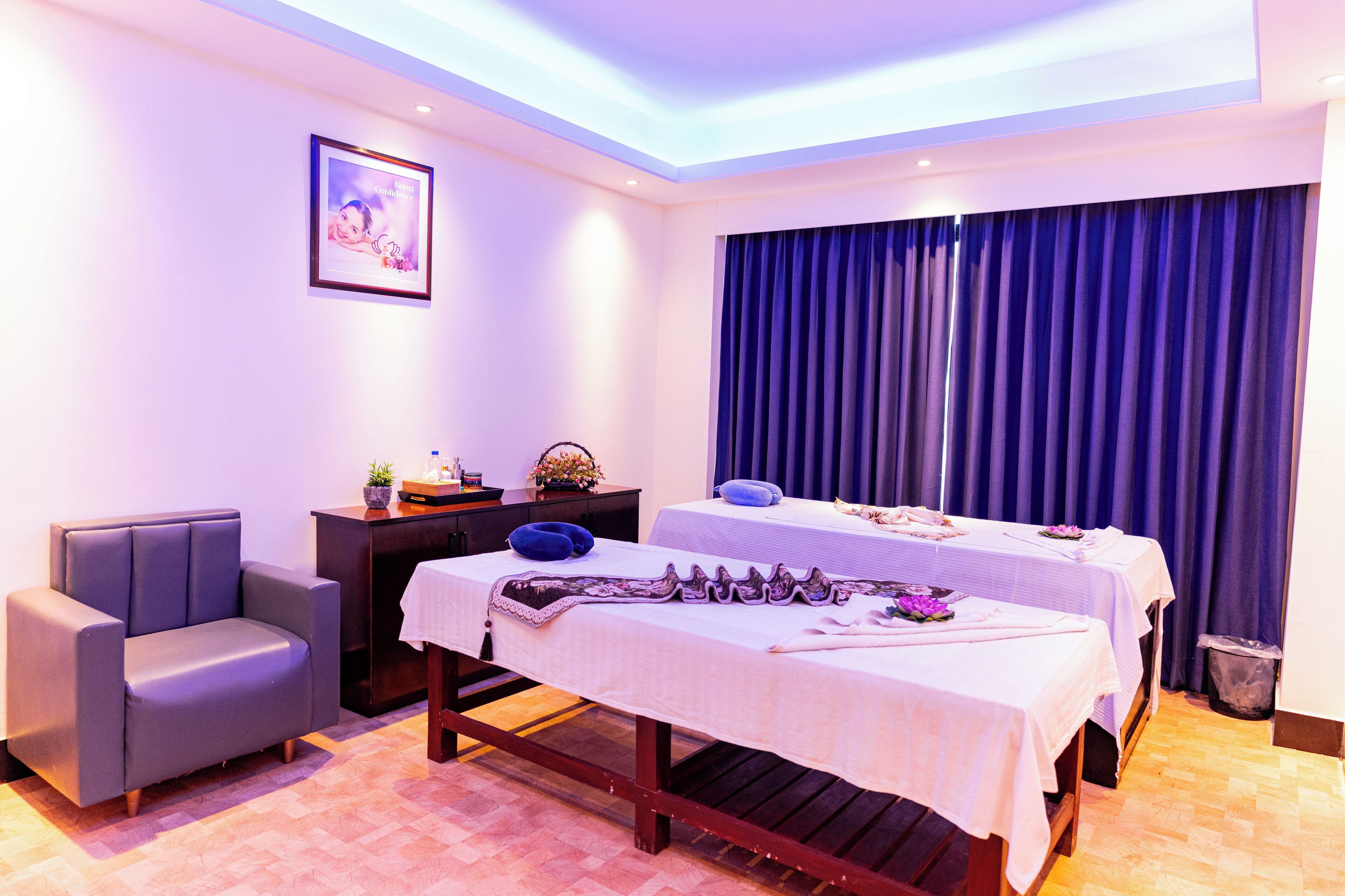 Couples treatment rooms, body treatments, aromatherapy