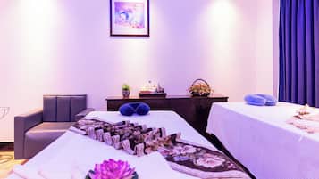 Couples treatment rooms, body treatments, aromatherapy
