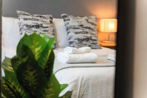 2 bedrooms, iron/ironing board, bed sheets - Bath Hideaway | 2BR + Hot Tub (Bath)