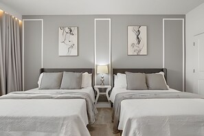 7 quartos, ferros/tábuas de passar roupa, roupa de cama