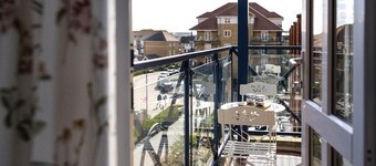 Harbour Hideaway - great views & flexible beds