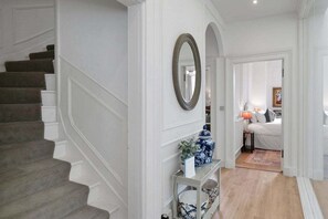 Interior - GuestReady - Elegant Edinburgh Retreat (Edinburgh)