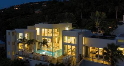 Casa Mare, SolVillasUSVI Modern Home on St John