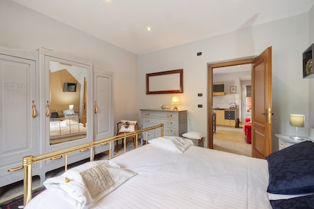 1 Schlafzimmer, Bügeleisen/Bügelbrett, WLAN, Bettwäsche. Apartment 'Aperegina' mit privatem Garten und WLAN