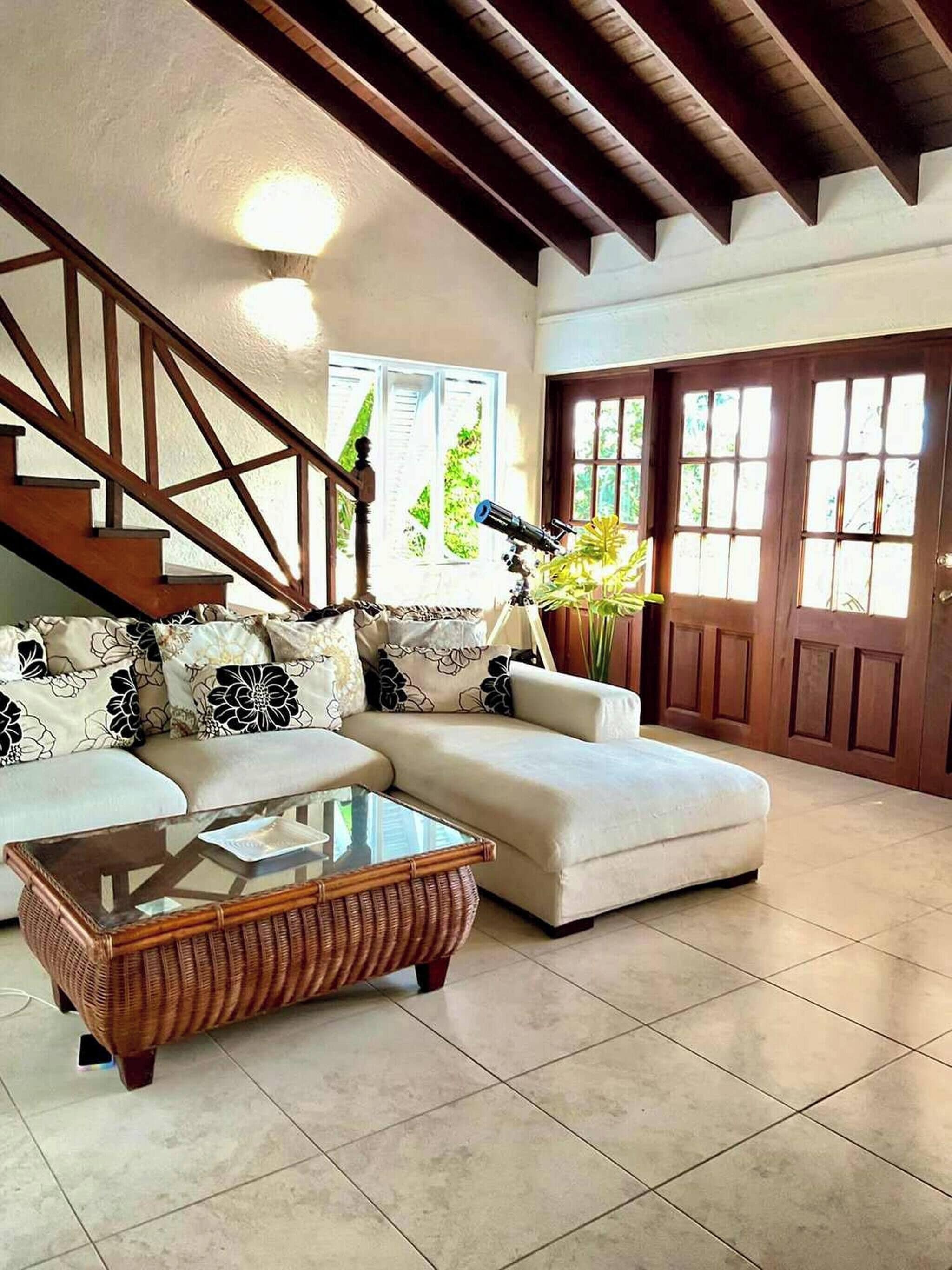 House, 5 Bedrooms, Smoking, Private Pool | Interior