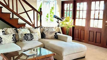 House, 6 Bedrooms, Smoking, Private Pool | Interior