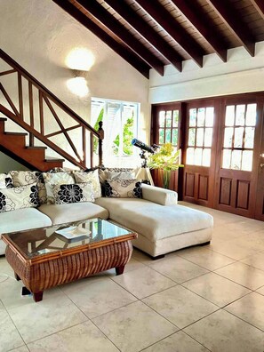 Interior - Harbour View - by Zenbreak (Lodge Hill)