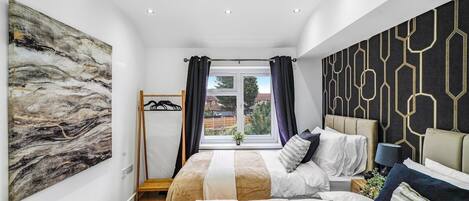 4 makuuhuonetta, silitysrauta/-lauta, internet, vuodevaatteet