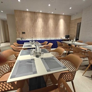 Restaurant - Bluestone Prime by The Cosy Hotels (New Delhi)