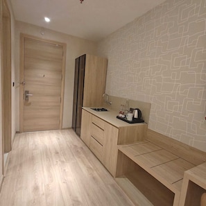 Habitación doble Club | Cocina privada | Frigobar, microondas, lavavajillas y utensilios de cocina