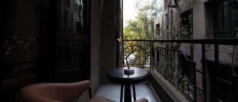 Family Room | Balcony