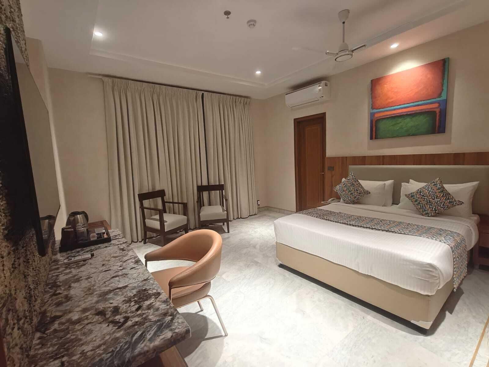 Chambre Familiale | Bureau, fer et planche à repasser, Wi-Fi gratuit