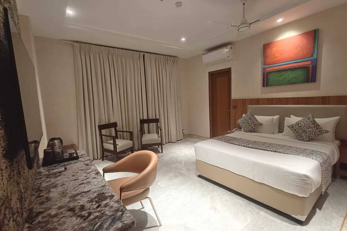 Chambre Familiale | Bureau, fer et planche à repasser, Wi-Fi gratuit