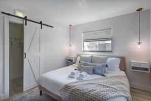 2 soverom, strykejern/-brett, wi-fi (inkludert) og sengetøy