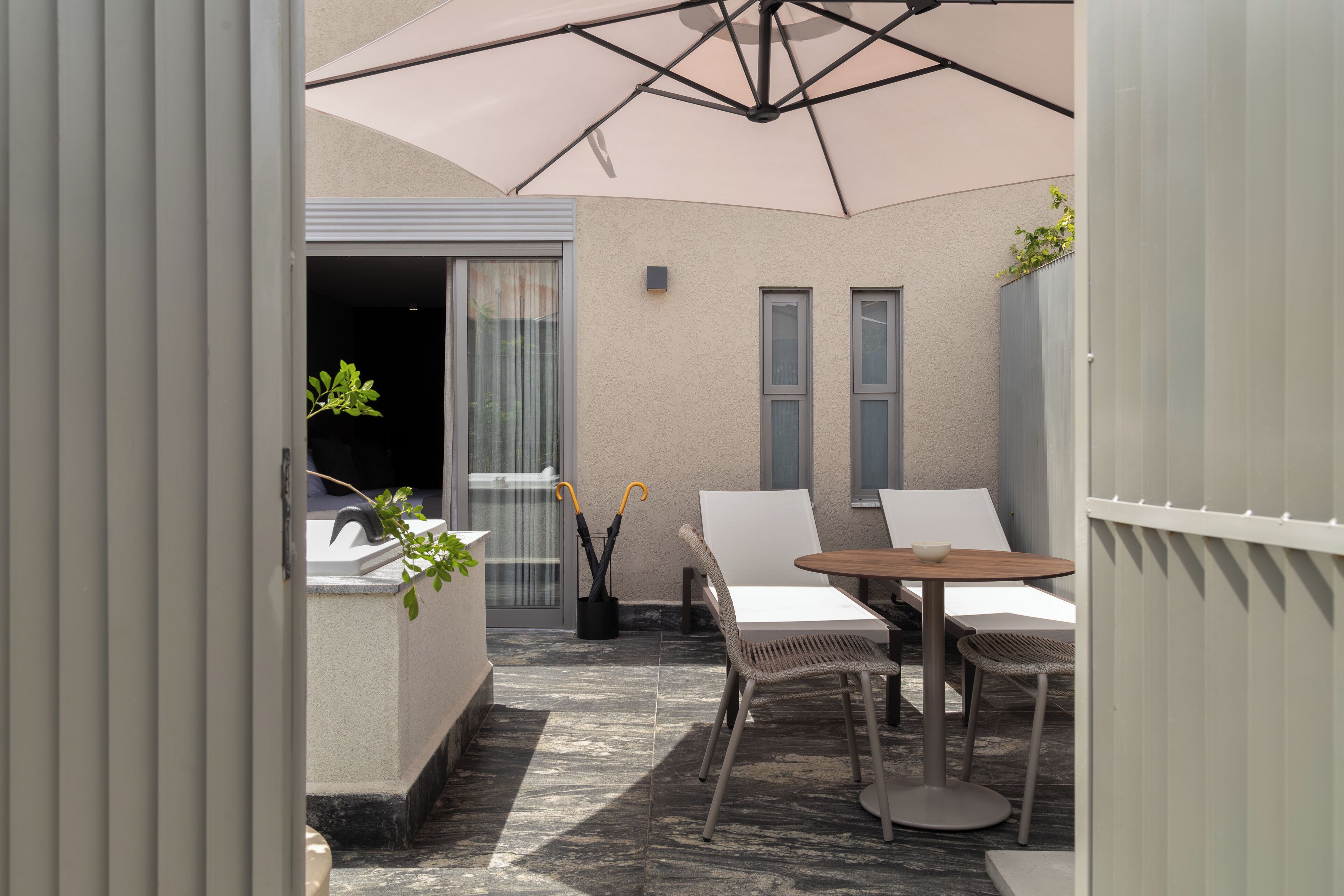 Luksusrom, hageutsikt | Terrasse/patio