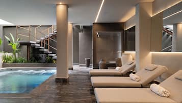 Indoor pool, sun loungers