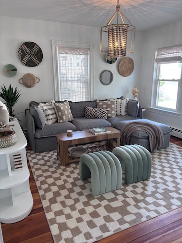 Designed for You - Beautifully Renovated 2 Bedroom