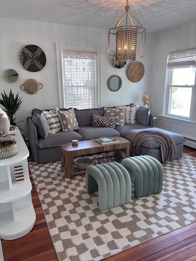 Designed for You - Beautifully Renovated 2 Bedroom