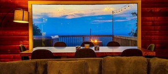 Iconic Chalet: Sauna • Hot Tub • Fire Pit • Plunge