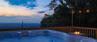 Iconic Chalet: Sauna • Hot Tub • Fire Pit • Plunge