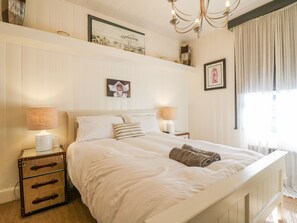 4 عدّة غرف نوم وبديكورات فريدة لكل غرفة وطراز فريد لكل وحدة